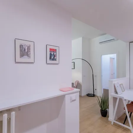 Paganini 4 Exclusive - 2 Bedroom And 2 Bathroom דירה מילאנו