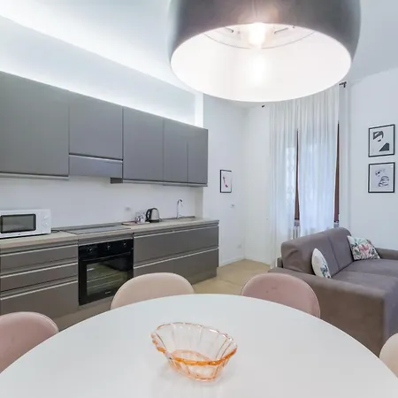 Paganini 4 Exclusive - 2 Bedroom And 2 Bathroom מילאנו